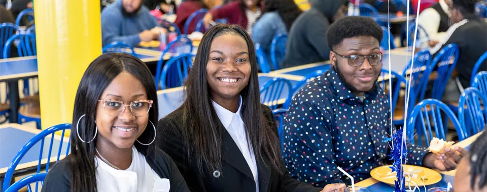 College students eating at cafeteria