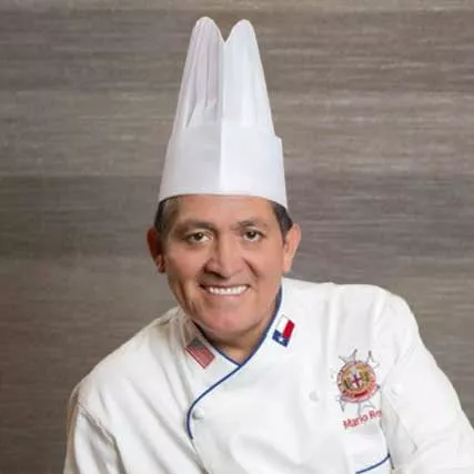 Chef Mario Reyes